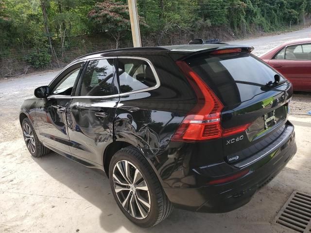 2022 Volvo XC60 B5 Momentum