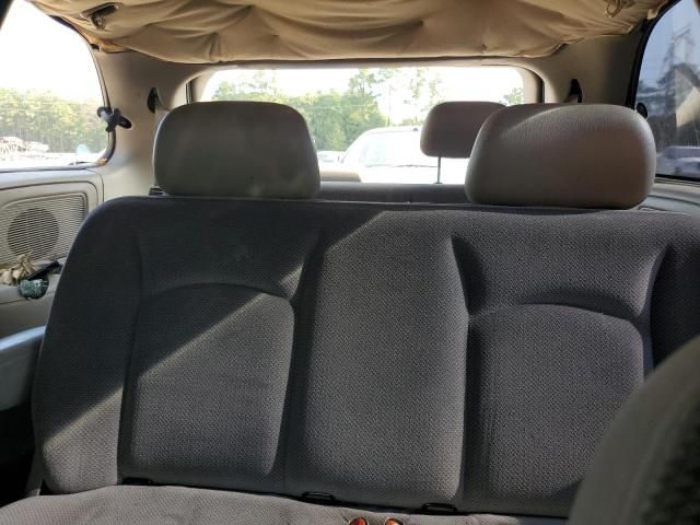 2003 Dodge Caravan SE