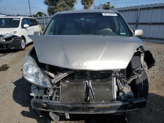 2008 Toyota Sienna XLE