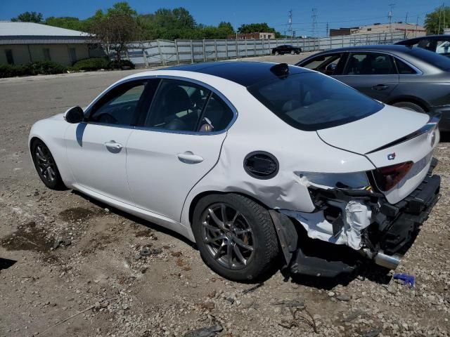 2018 Alfa Romeo Giulia Q4