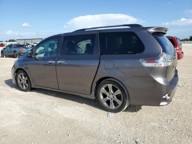 2013 Toyota Sienna Sport