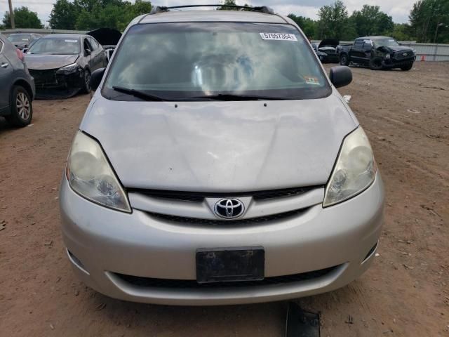 2009 Toyota Sienna CE