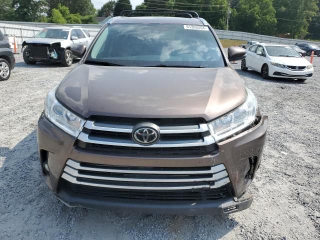 2019 Toyota Highlander SE