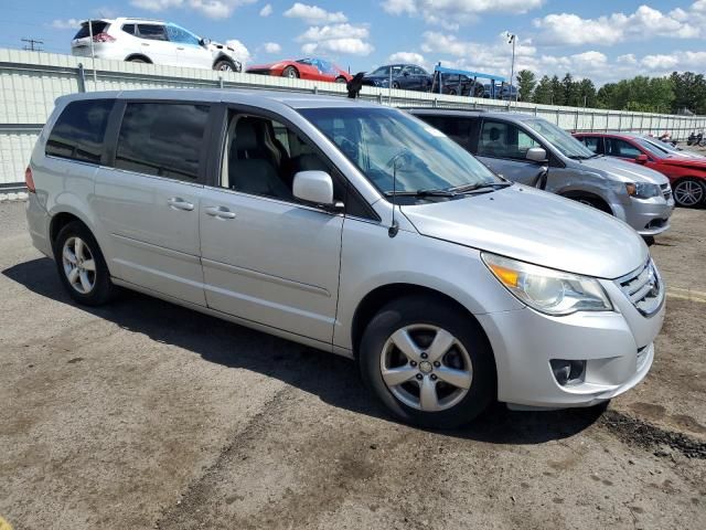 2010 Volkswagen Routan SE