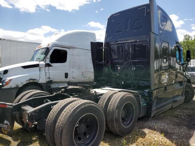 2020 Freightliner Cascadia 126