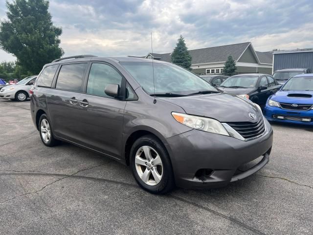 2013 Toyota Sienna LE