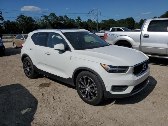 2019 Volvo XC40 T5 Momentum