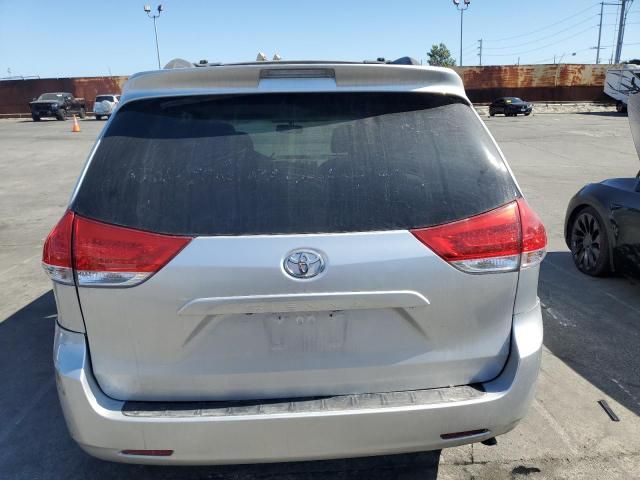 2011 Toyota Sienna LE