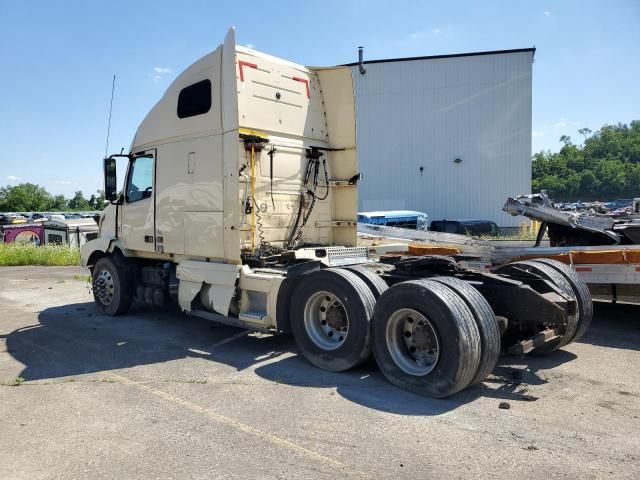 2013 Volvo VN VNL