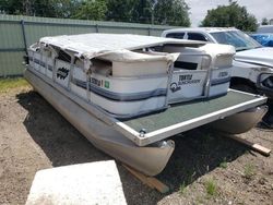 Salvage boats for sale at Pekin, IL auction: 1992 Suncruiser Pontoon