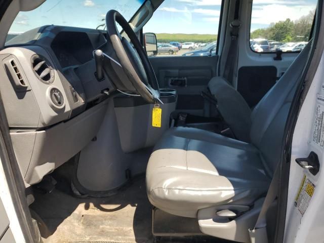 2012 Ford Econoline E350 Super Duty Wagon