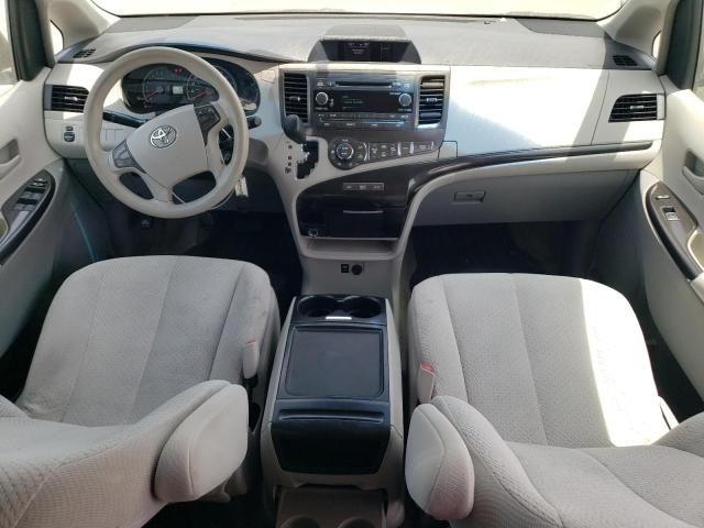 2013 Toyota Sienna LE