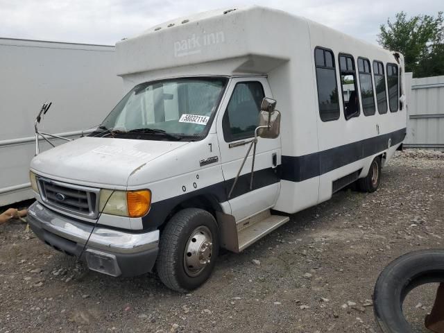 2006 Ford Econoline E450 Super Duty Cutaway Van