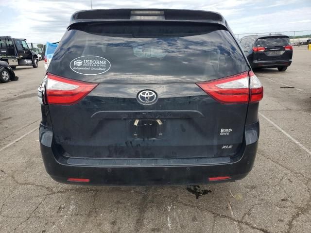 2017 Toyota Sienna XLE