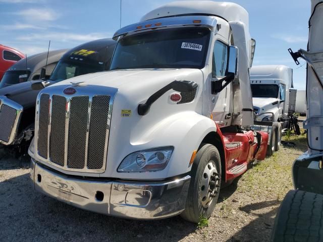 2017 Peterbilt 579