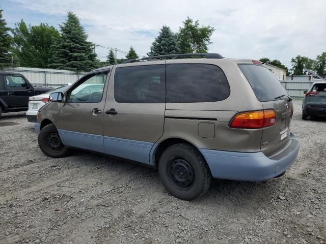 1999 Toyota Sienna CE