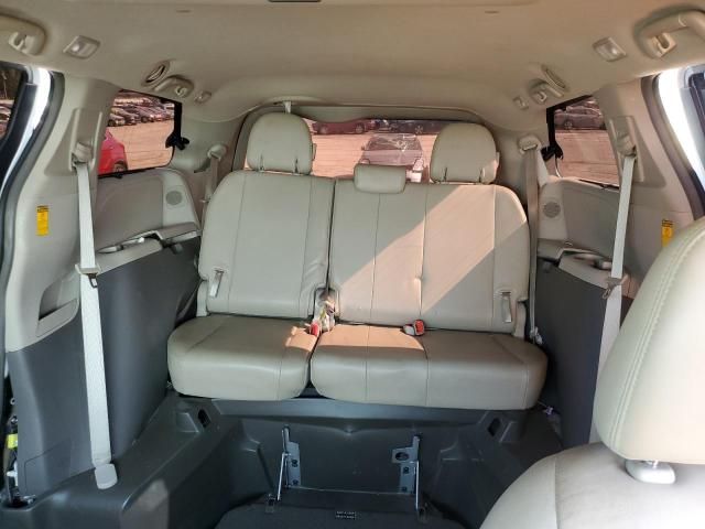 2014 Toyota Sienna XLE