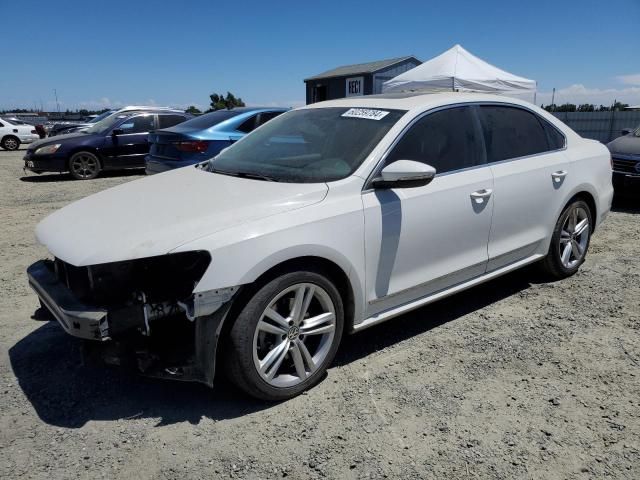 2012 Volkswagen Passat SEL