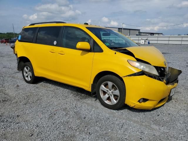 2013 Toyota Sienna LE