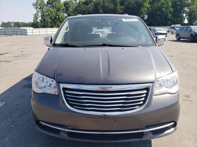 2016 Chrysler Town & Country Touring L