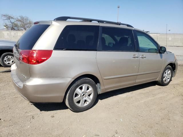 2009 Toyota Sienna CE