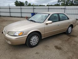 Carros salvage sin ofertas aún a la venta en subasta: 1998 Toyota Camry CE