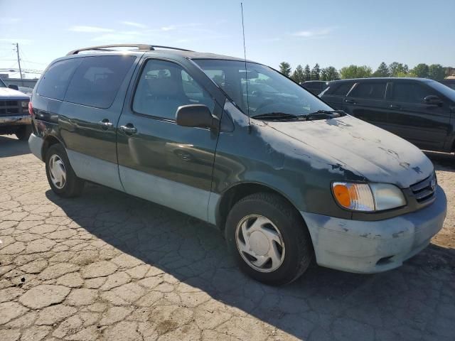 2002 Toyota Sienna LE