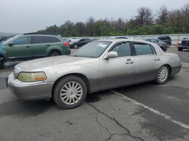 2003 Lincoln Town Car Signature