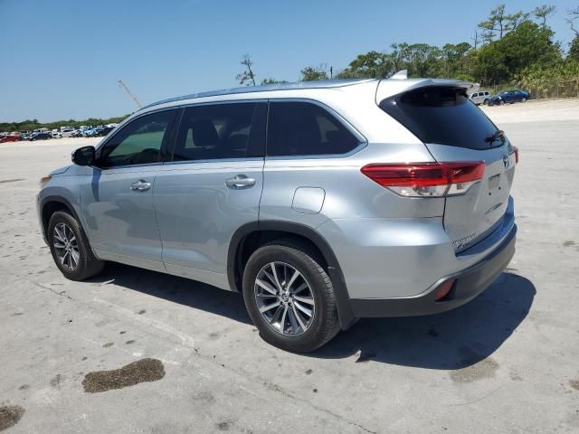 2017 Toyota Highlander SE