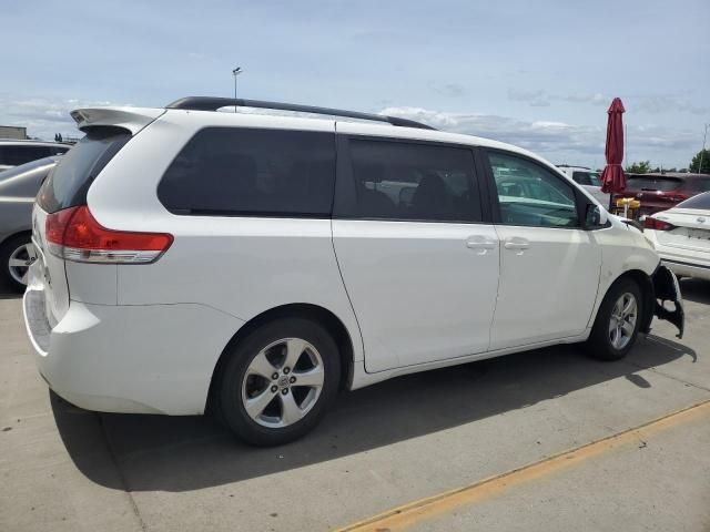 2013 Toyota Sienna LE