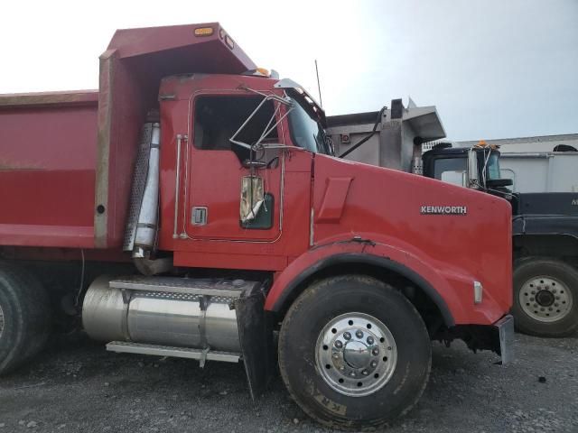 2001 Kenworth Construction T800