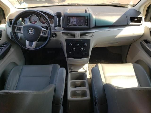 2012 Volkswagen Routan SE