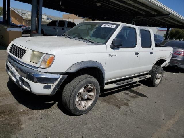 2000 Nissan Frontier Crew Cab XE