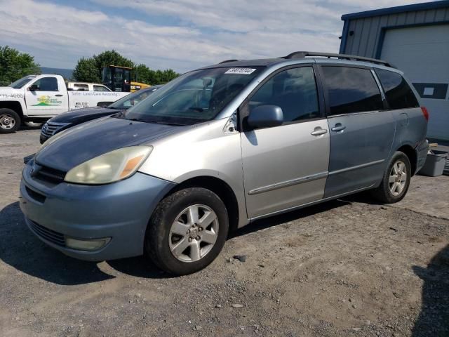 2004 Toyota Sienna XLE