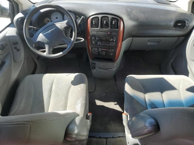 2007 Chrysler Town & Country LX