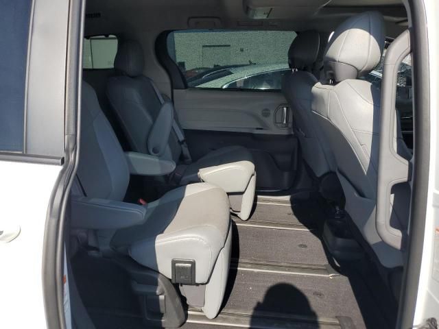 2023 Toyota Sienna Limited