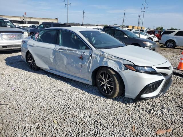 2022 Toyota Camry SE