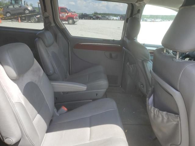 2005 Chrysler Town & Country Limited