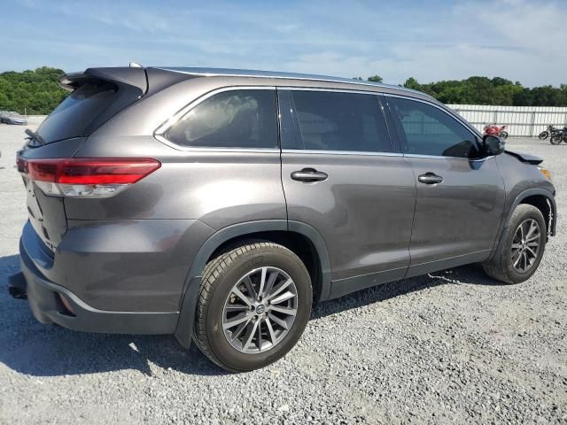 2019 Toyota Highlander SE