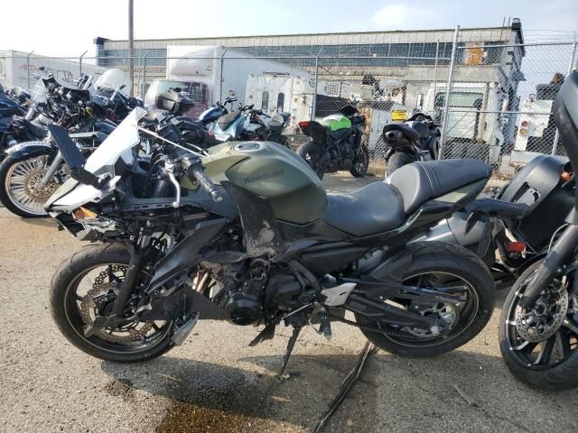 2024 Kawasaki EX650 P