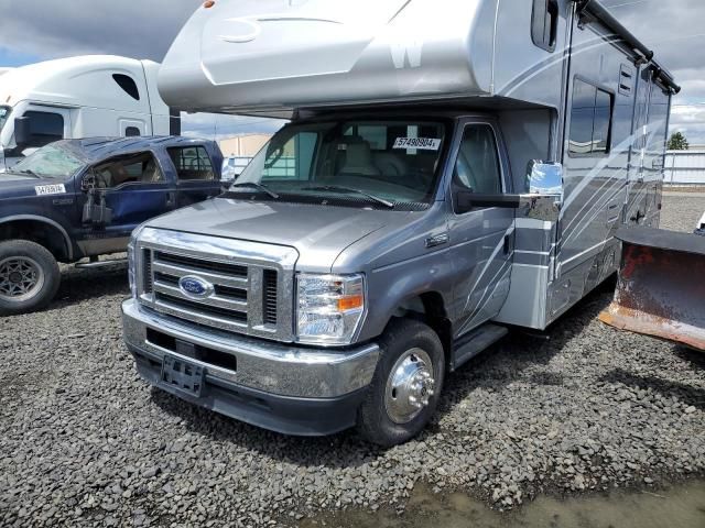 2022 Ford Econoline E450 Super Duty Cutaway Van