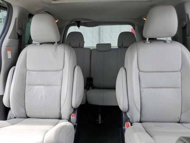 2018 Toyota Sienna XLE