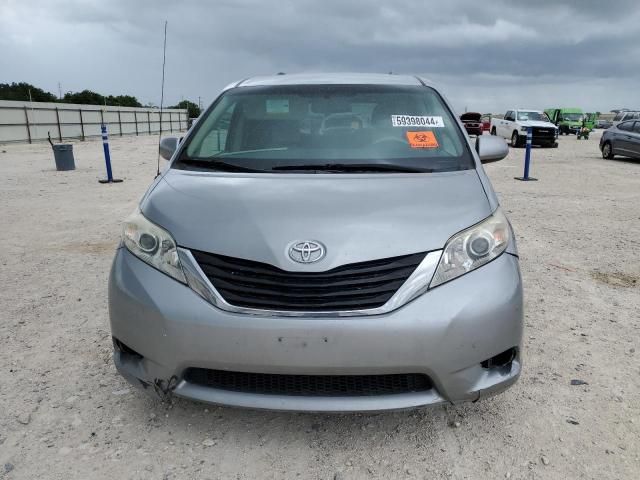 2013 Toyota Sienna LE