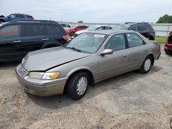 Vehiculos salvage en venta de Copart Mcfarland, WI: 1997 Toyota Camry LE