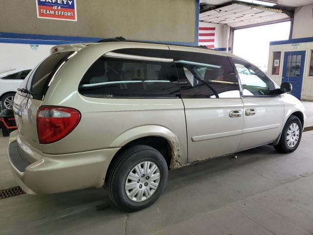 2007 Chrysler Town & Country LX