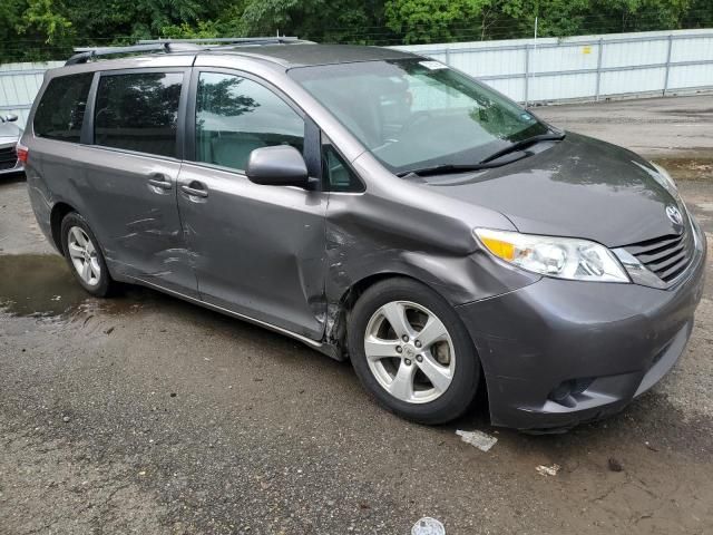 2016 Toyota Sienna LE