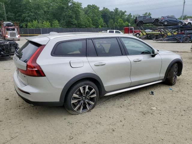 2020 Volvo V60 Cross Country T5 Momentum