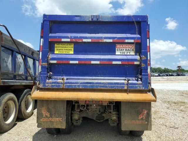 2007 Mack 700 CTP700