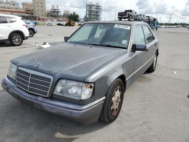 1995 Mercedes-Benz E 320 Base