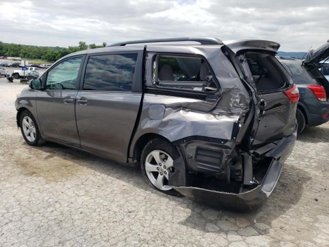 2017 Toyota Sienna LE